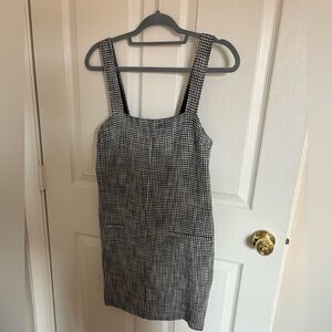 Abercrombie and Fitch black and white houndstooth pinafore dress. size small